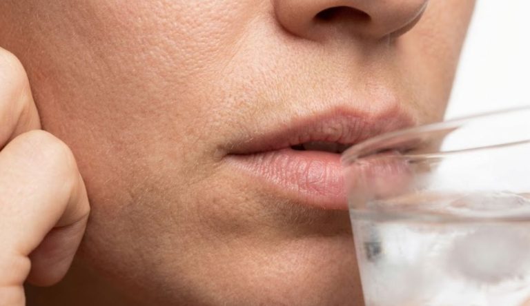 Teeth Hurt When Drinking Cold Water